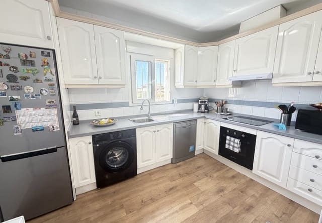 Chalet de 3 habitaciones en Villamartin, Orihuela en venta con piscina - 419.995 € (Ref: 9961744)