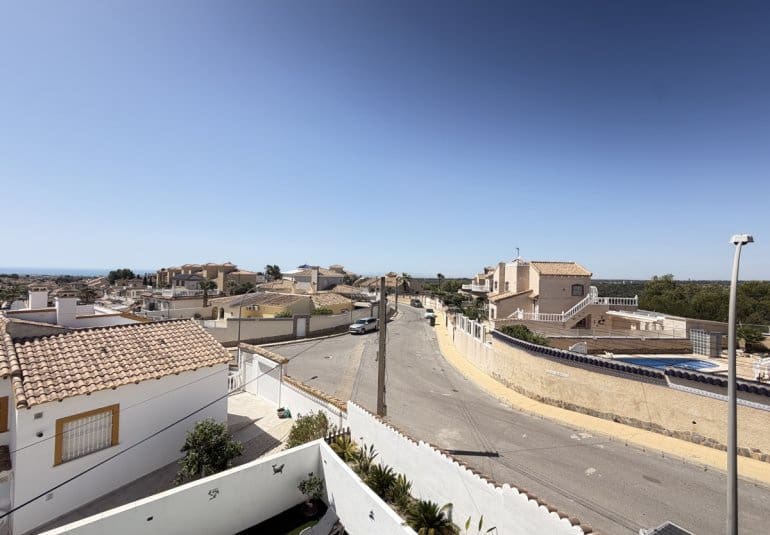 3 bedroom Villa for sale in Villamartin with pool - € 419,995 (Ref: 9961744)