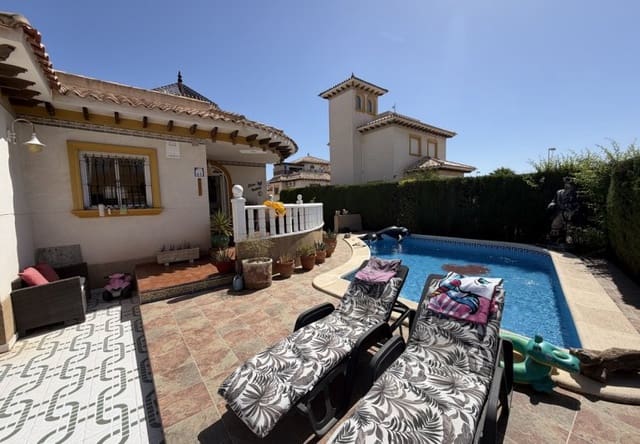4 soverom Villa til salgs i Villamartin, Orihuela med svømmebasseng - € 389 995 (Ref: 9961746)