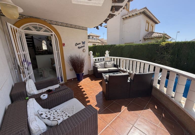 4 bedroom Villa for sale in Villamartin with pool - € 389,995 (Ref: 9961746)