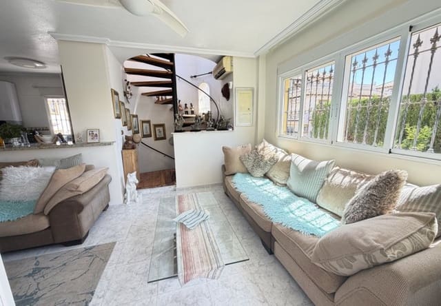 4 soverom Villa til salgs i Villamartin, Orihuela med svømmebasseng - € 389 995 (Ref: 9961746)