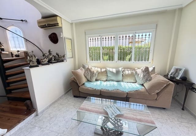 4 soverom Villa til salgs i Villamartin, Orihuela med svømmebasseng - € 389 995 (Ref: 9961746)