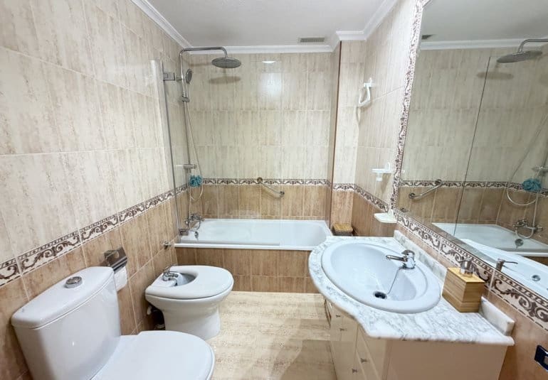 3 sypialnia Dom na sprzedaż w Playa Flamenca z basenem - 280 000 € (Ref: 9961747)