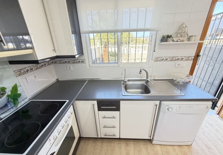 3 sypialnia Dom na sprzedaż w Playa Flamenca z basenem - 280 000 € (Ref: 9961747)