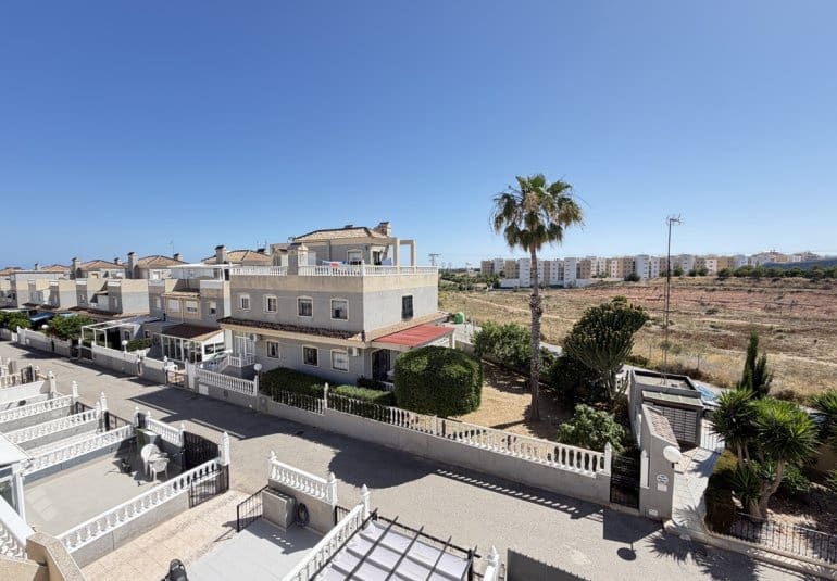 3 sypialnia Dom na sprzedaż w Playa Flamenca z basenem - 280 000 € (Ref: 9961747)