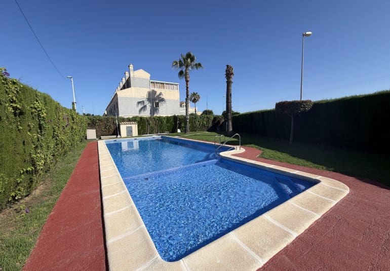3 sypialnia Dom na sprzedaż w Playa Flamenca z basenem - 280 000 € (Ref: 9961747)