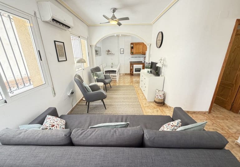 2 sovrum Lägenhet till salu i La Zenia med pool - 199 999 € (Ref: 9967118)