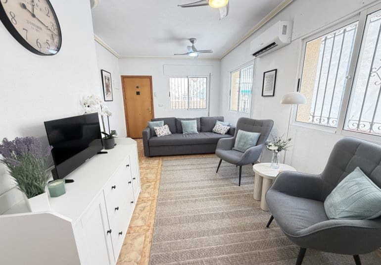 2 sovrum Lägenhet till salu i La Zenia med pool - 199 999 € (Ref: 9967118)