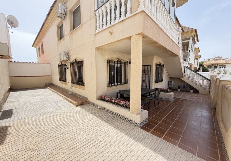 2 sovrum Lägenhet till salu i La Zenia med pool - 199 999 € (Ref: 9967118)