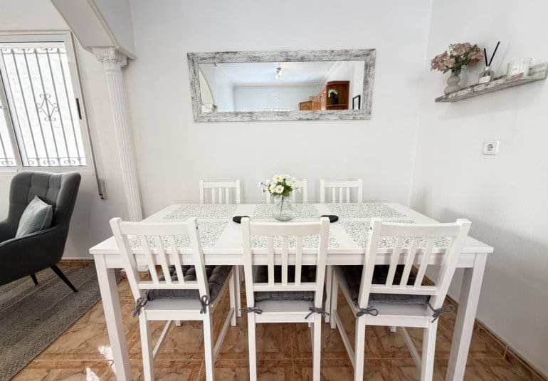 2 sovrum Lägenhet till salu i La Zenia med pool - 199 999 € (Ref: 9967118)