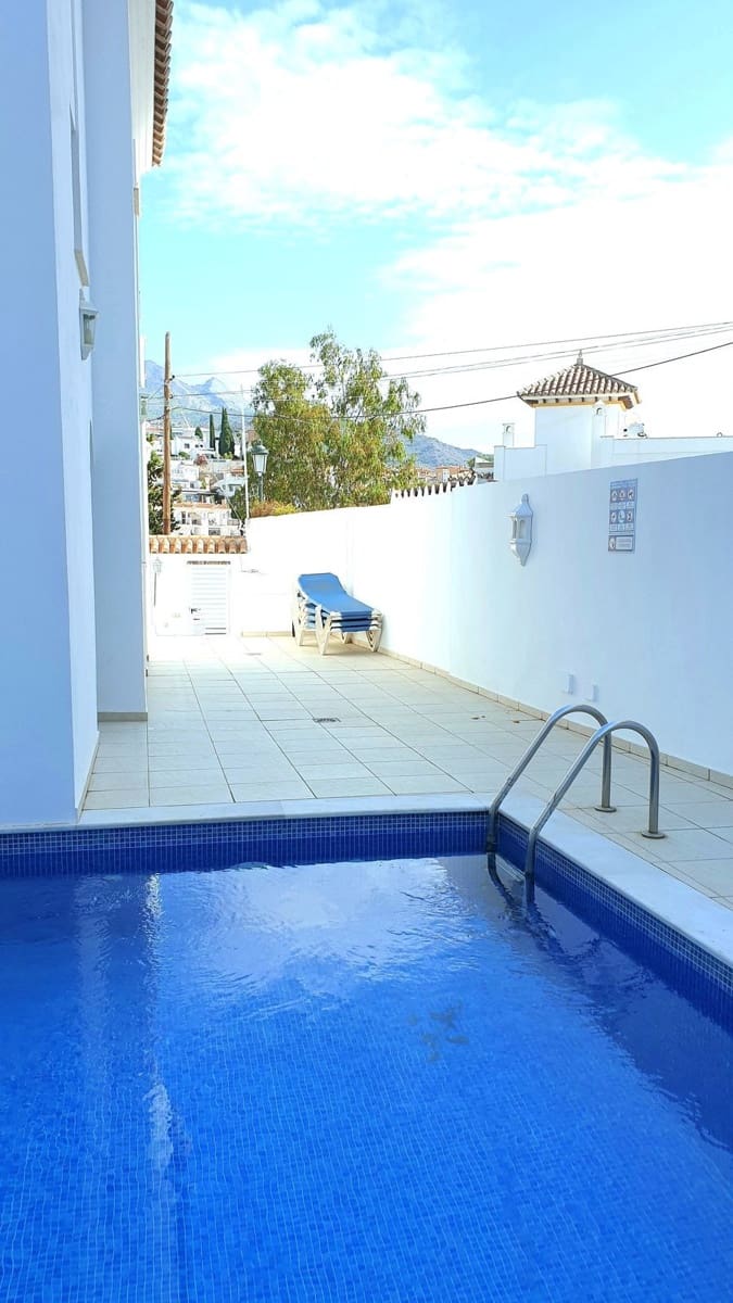 3 chambre Villa/Maison Semi-Mitoyenne à vendre à Nerja avec piscine garage - 850 000 € (Ref: 10136511)