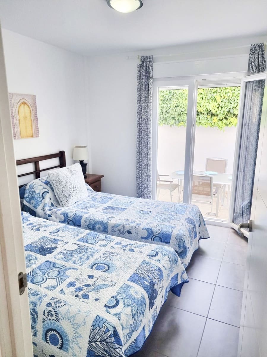3 chambre Villa/Maison Semi-Mitoyenne à vendre à Nerja avec piscine garage - 850 000 € (Ref: 10136511)