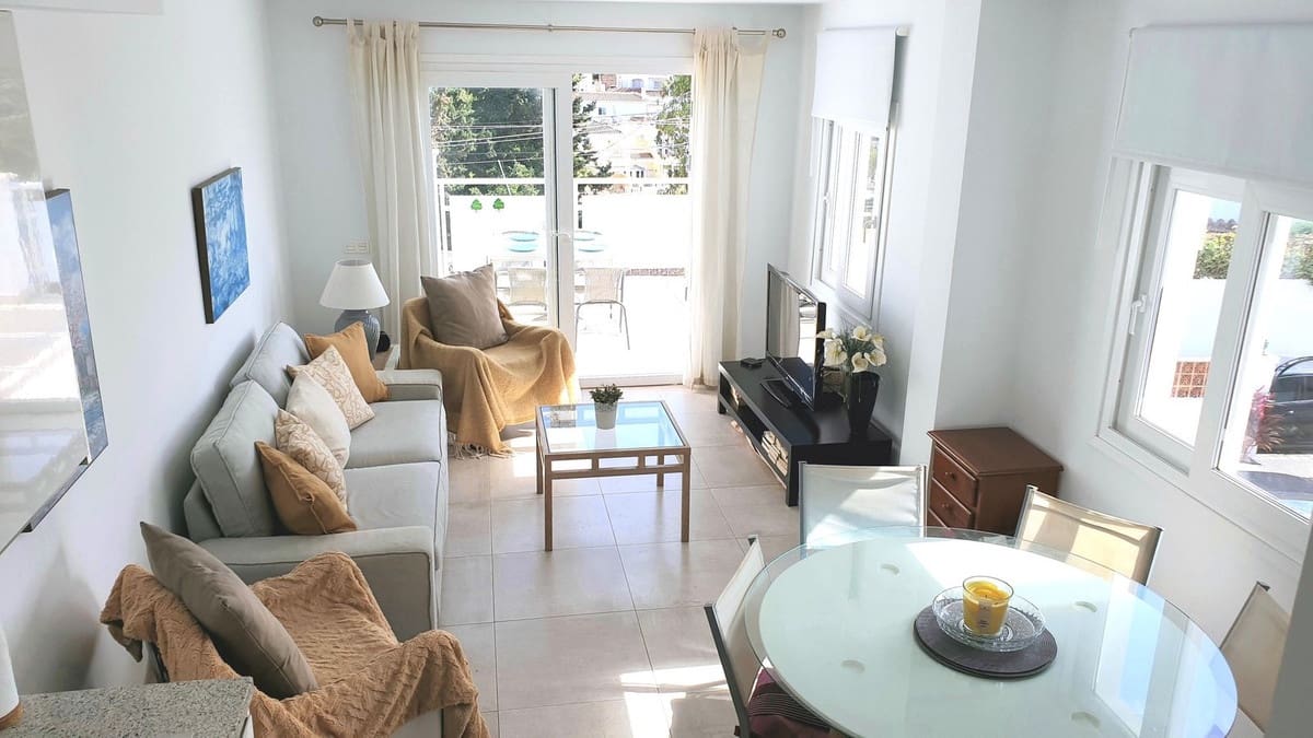 3 chambre Villa/Maison Semi-Mitoyenne à vendre à Nerja avec piscine garage - 850 000 € (Ref: 10136511)