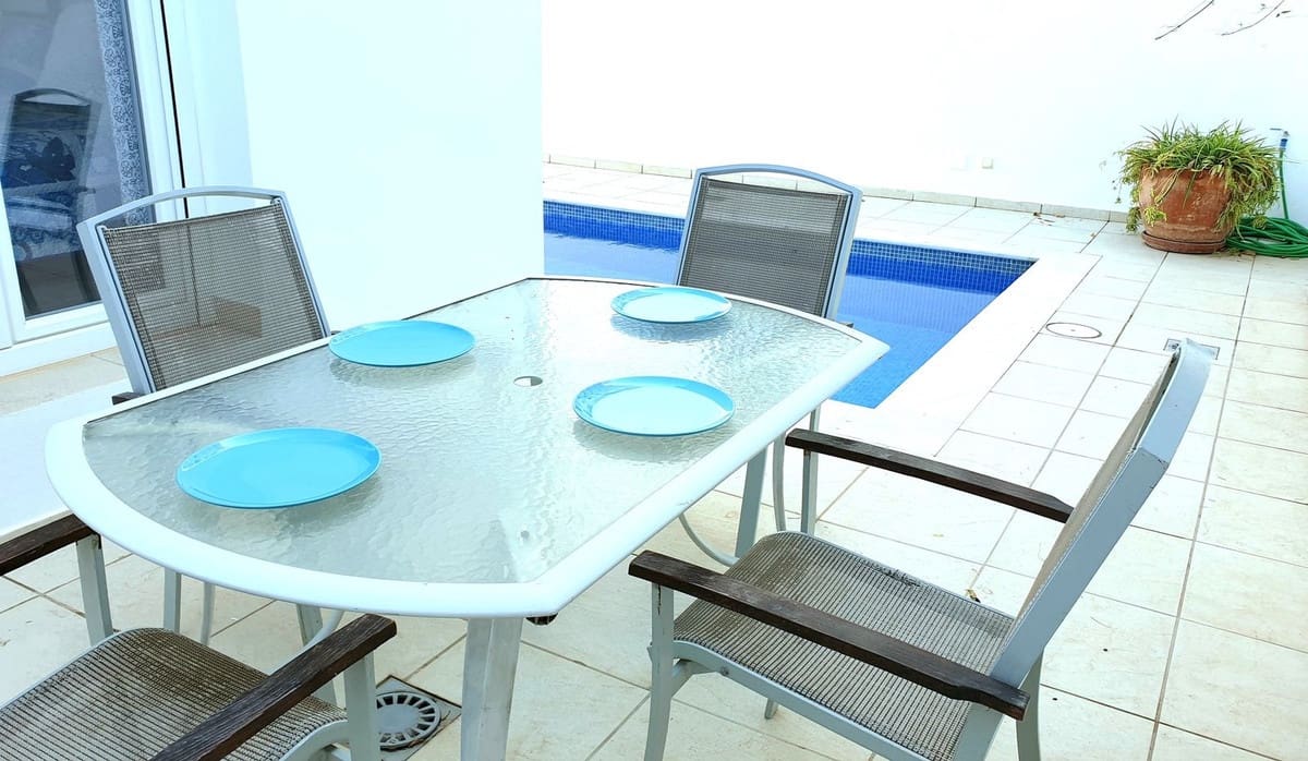3 chambre Villa/Maison Semi-Mitoyenne à vendre à Nerja avec piscine garage - 850 000 € (Ref: 10136511)