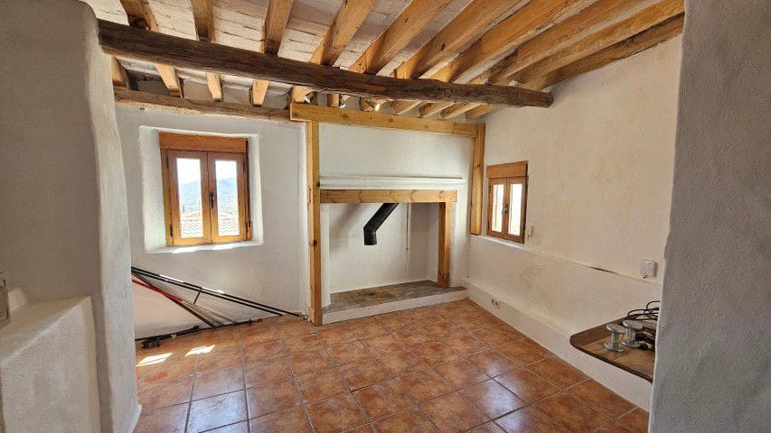 3 makuuhuone Omakotitalo myytävänä paikassa Seron - 75 000 € (Ref: 10003573)