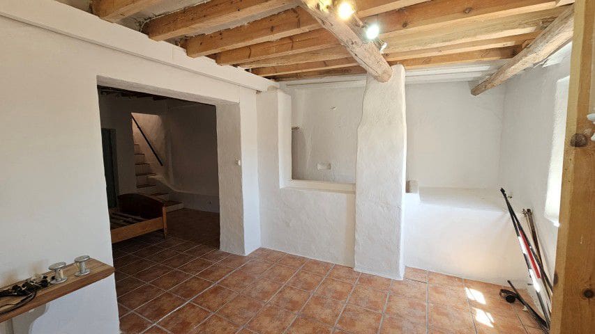 3 makuuhuone Omakotitalo myytävänä paikassa Seron - 75 000 € (Ref: 10003573)