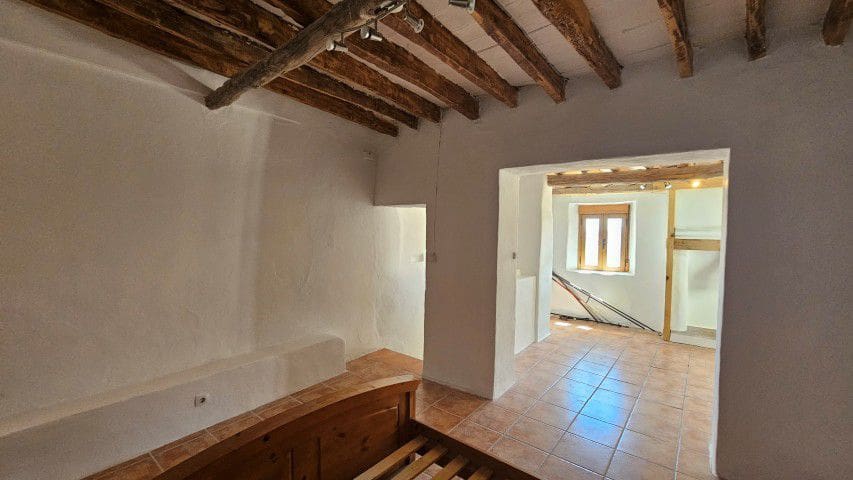 3 makuuhuone Omakotitalo myytävänä paikassa Seron - 75 000 € (Ref: 10003573)