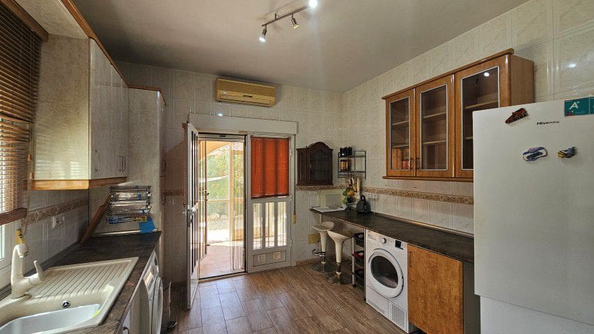 3 soveværelse Villa til salg i Arboleas med swimmingpool garage - € 215.000 (Ref: 10021225)