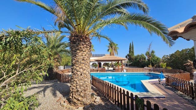 Finca/Casa Rural de 5 habitaciones en Huércal-Overa en venta con garaje - 485.000 € (Ref: 10029208)