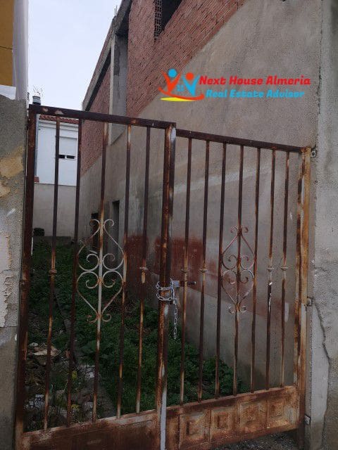 Bedrift til salgs i Fines med garasje - € 89 995 (Ref: 5121667)