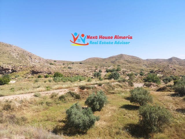 Finca/Country House for sale in Albox - € 29,950 (Ref: 5336655)