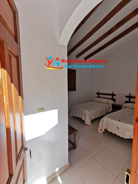 Business for sale in Los Gallardos - € 385,000 (Ref: 5883891)