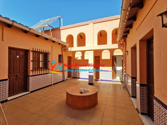 Business for sale in Los Gallardos - € 385,000 (Ref: 5883891)