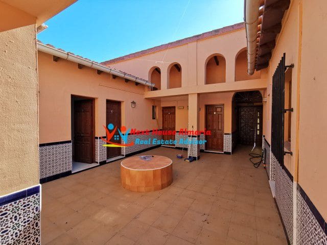 Business for sale in Los Gallardos - € 385,000 (Ref: 5883891)