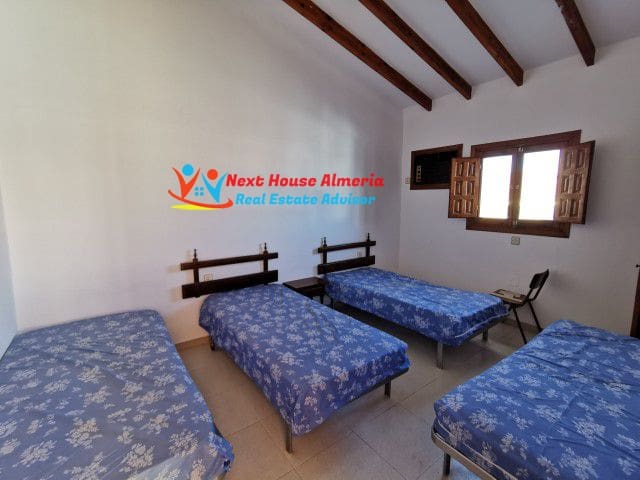 Business for sale in Los Gallardos - € 385,000 (Ref: 5883891)