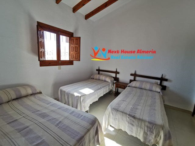 Business for sale in Los Gallardos - € 385,000 (Ref: 5883891)