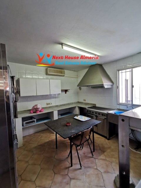 Business for sale in Los Gallardos - € 385,000 (Ref: 5883891)