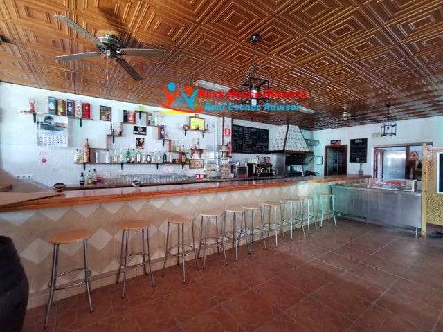 Business for sale in Los Gallardos - € 385,000 (Ref: 5883891)