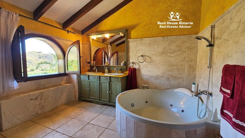 4 soveværelse Villa til salg i Chercos med garage - € 499.950 (Ref: 6293749)