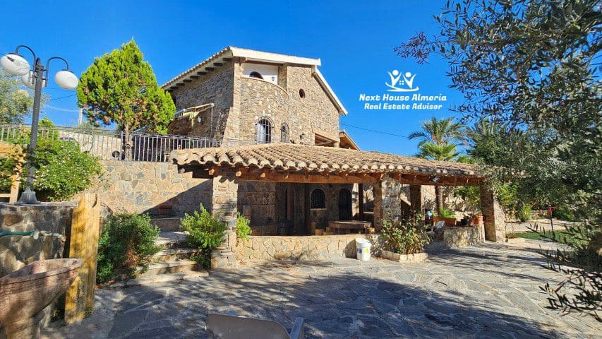 4 soveværelse Villa til salg i Chercos med garage - € 499.950 (Ref: 6293749)