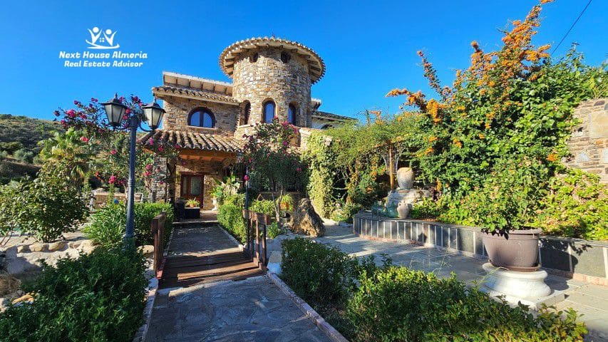 4 soveværelse Villa til salg i Chercos med garage - € 499.950 (Ref: 6293749)