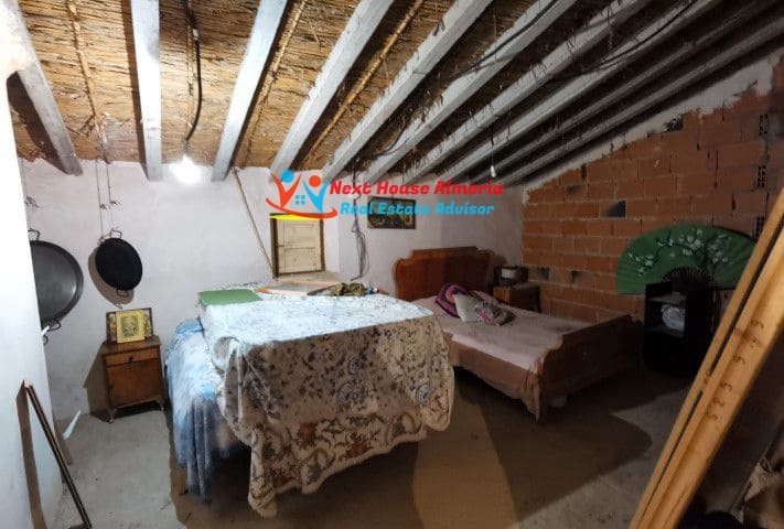 6 slaapkamer Finca/Landhuis te koop in Oria - € 129.995 (Ref: 6442830)