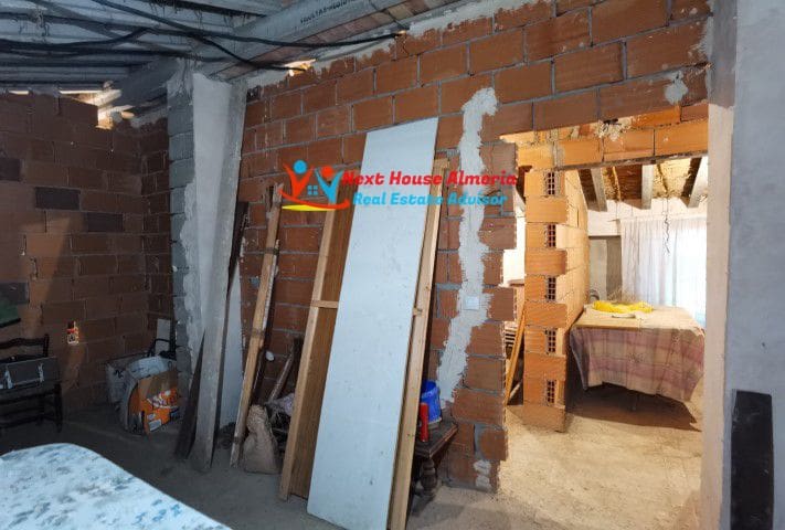 6 slaapkamer Finca/Landhuis te koop in Oria - € 129.995 (Ref: 6442830)