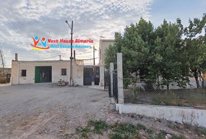 8 Zimmer Finca/Landgut zu verkaufen in Albox - 219.000 € (Ref: 7130165)