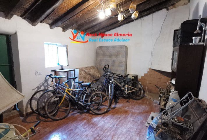 8 Zimmer Finca/Landgut zu verkaufen in Albox - 219.000 € (Ref: 7130165)