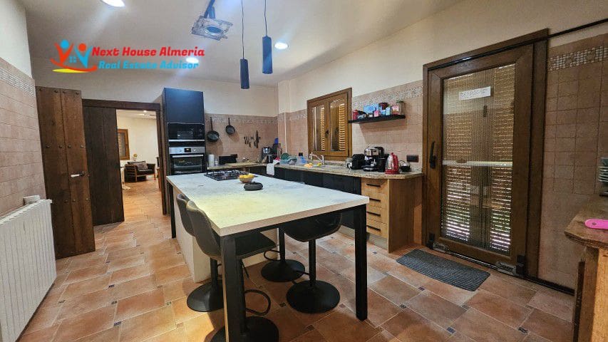 5 soveværelse Finca/Landehus til salg i Nijar - € 569.000 (Ref: 7172403)