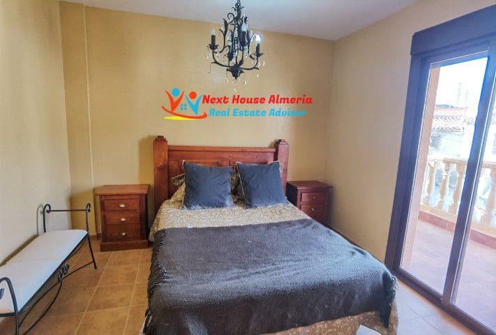 4 bedroom Villa for sale in Arboleas with garage - € 269,000 (Ref: 7343350)