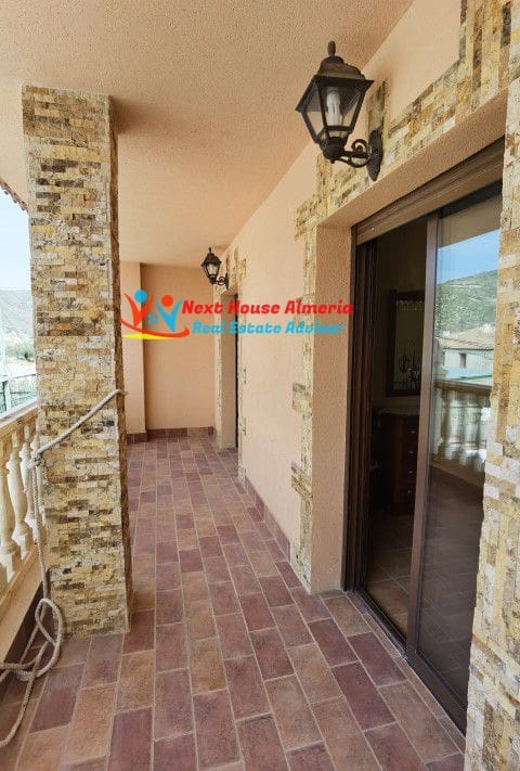 4 bedroom Villa for sale in Arboleas with garage - € 269,000 (Ref: 7343350)