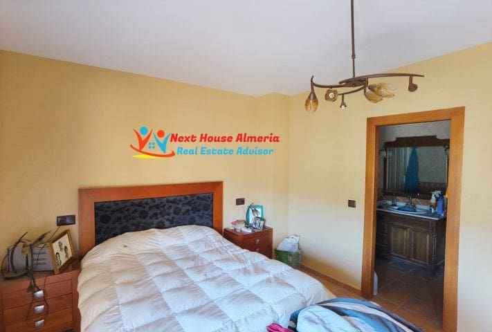 4 bedroom Villa for sale in Arboleas with garage - € 269,000 (Ref: 7343350)