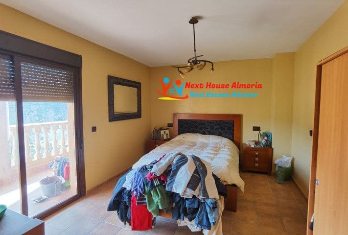 4 bedroom Villa for sale in Arboleas with garage - € 269,000 (Ref: 7343350)