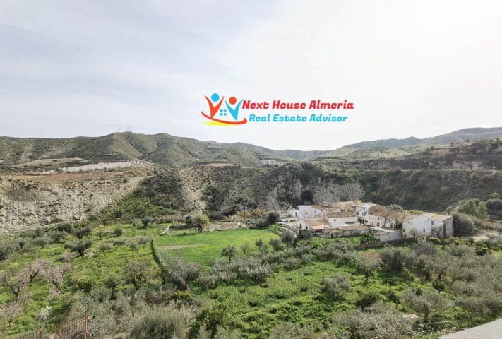 4 bedroom Villa for sale in Arboleas with garage - € 269,000 (Ref: 7343350)