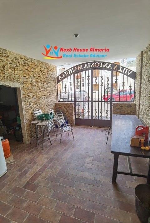 4 bedroom Villa for sale in Arboleas with garage - € 269,000 (Ref: 7343350)