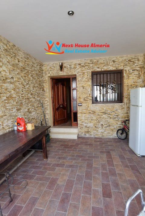 4 bedroom Villa for sale in Arboleas with garage - € 269,000 (Ref: 7343350)