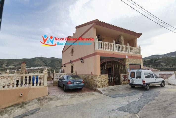4 bedroom Villa for sale in Arboleas with garage - € 269,000 (Ref: 7343350)