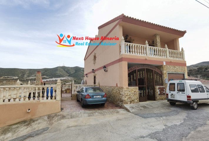 4 bedroom Villa for sale in Arboleas with garage - € 269,000 (Ref: 7343350)