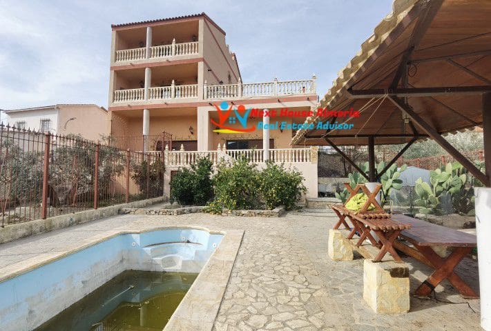 4 bedroom Villa for sale in Arboleas with garage - € 269,000 (Ref: 7343350)